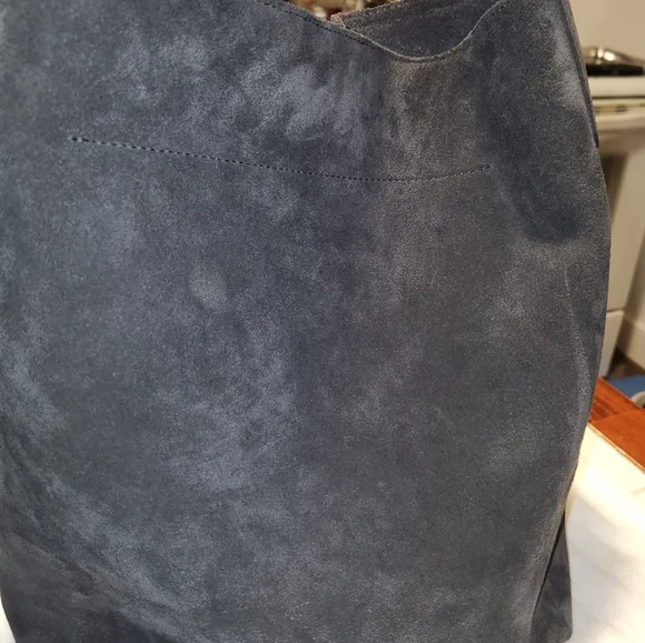 Madewell Essential Bucket Tote - Picture 3 of 7